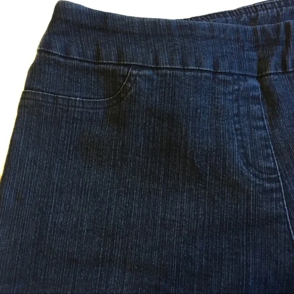 Soft Surroundings elastic denim jean shorts small - Picture 2 of 8